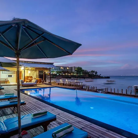 D'Muncuk Huts Lembongan Hotel
