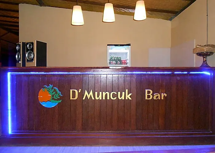 D'muncuk Huts 4* レンボンガン島