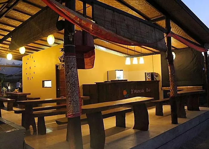 D'muncuk Huts