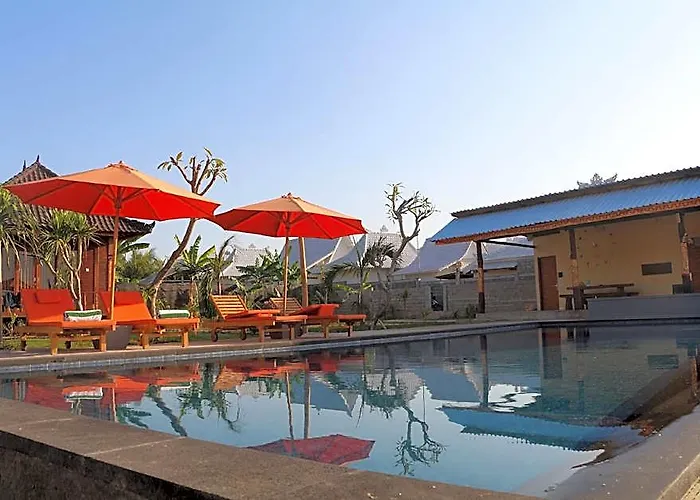 D'muncuk Huts 4* レンボンガン島